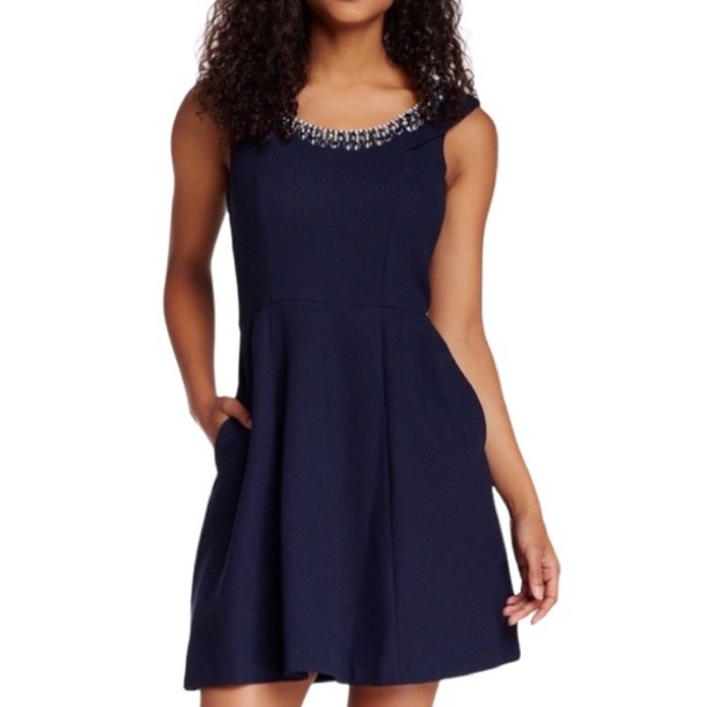 Elegant Navy Blue Sleeveless Dress